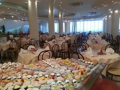 Otel Metropolitan Family 4*