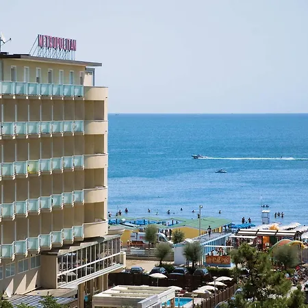 Metropolitan Family Hotel